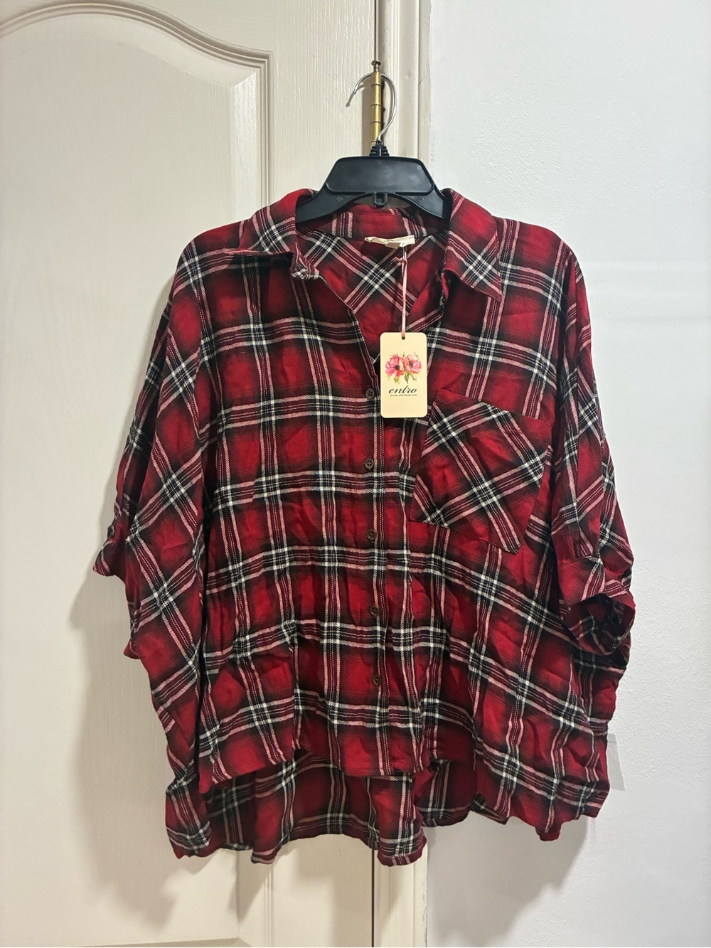 entro Women’s Red Oversized Plaid Button-Down Shirt New Small